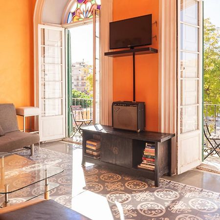 Private Rooms In Historic Building On The Square Málaga Extérieur photo