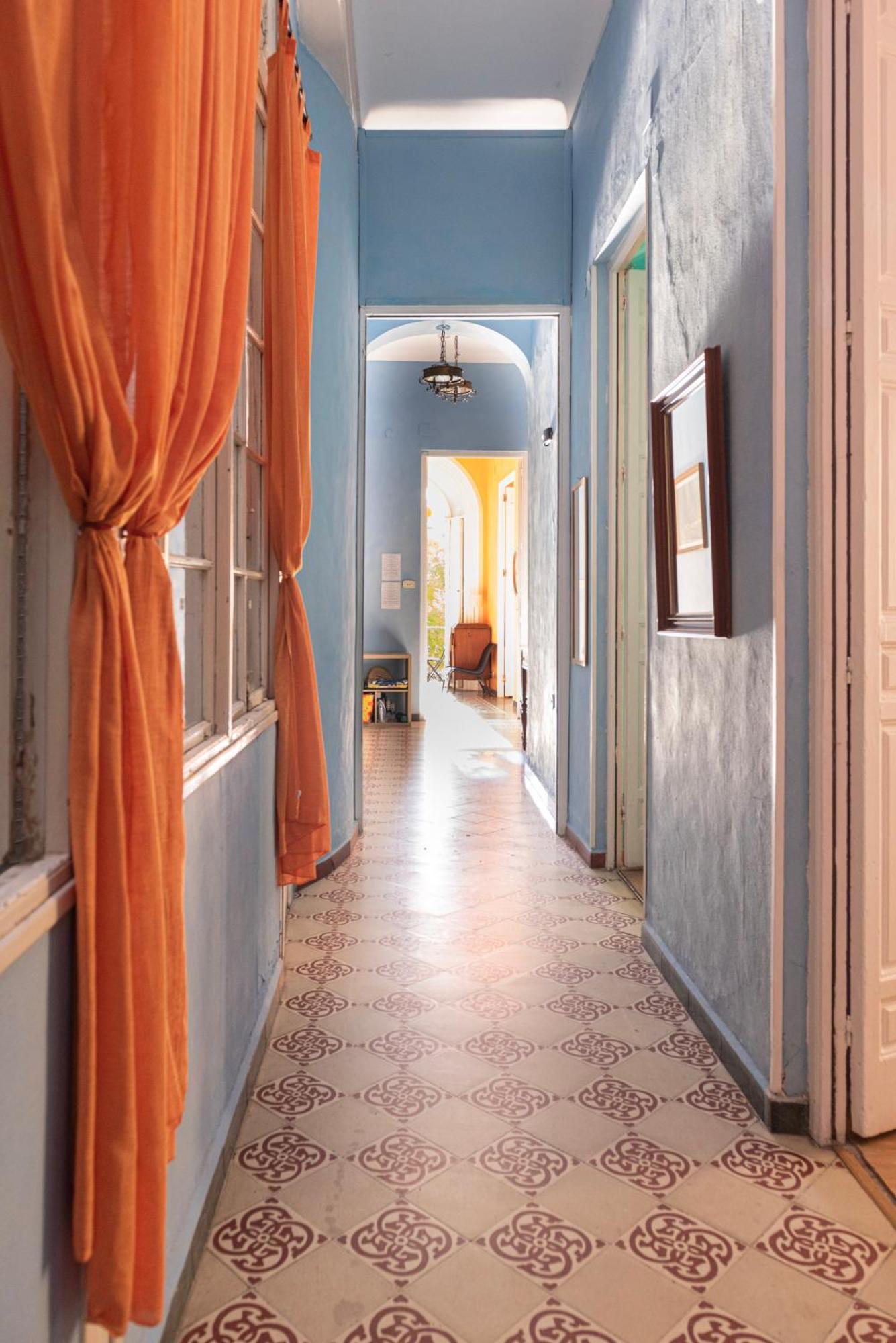 Private Rooms In Historic Building On The Square Málaga Extérieur photo