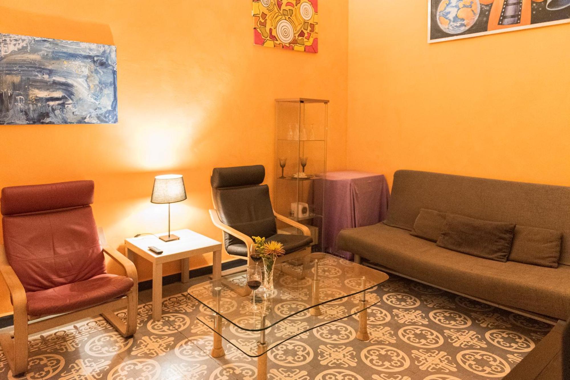 Private Rooms In Historic Building On The Square Málaga Extérieur photo